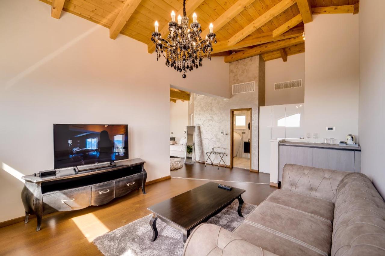 Wine Residence Cattunar บระทอนิกลา ภายนอก รูปภาพ