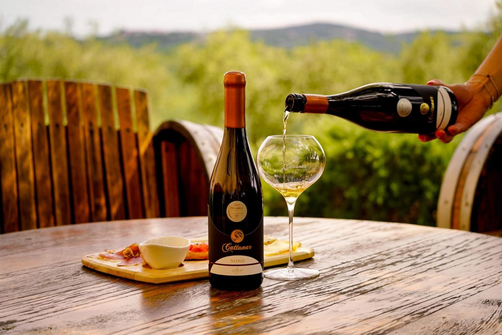 Wine Residence Cattunar บระทอนิกลา ภายนอก รูปภาพ