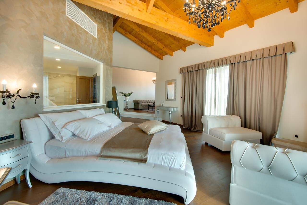 Wine Residence Cattunar บระทอนิกลา ภายนอก รูปภาพ